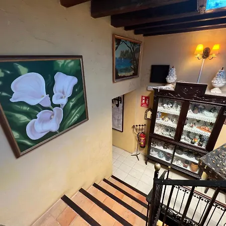 ゲストハウス La Ventana